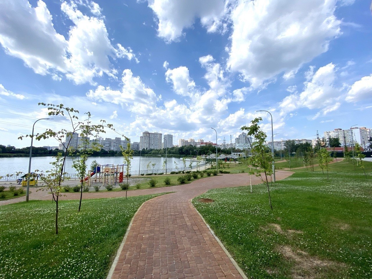 Продажа 1-комнатной квартиры 42 м², Ревуцкого ул., 40В