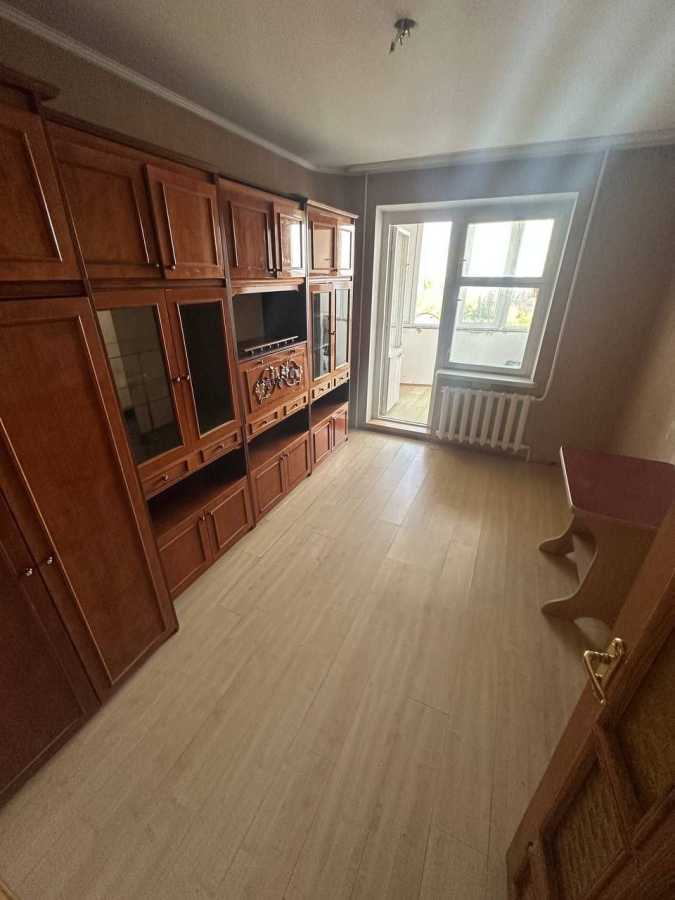 Продажа 3-комнатной квартиры 65 м², Млинівська, 33