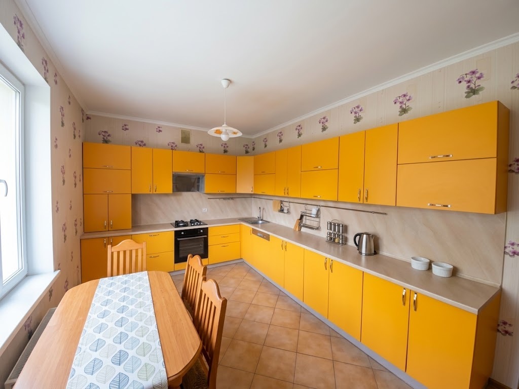 Оренда будинку 240 м²