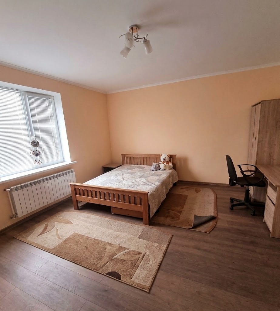 Оренда будинку 240 м²