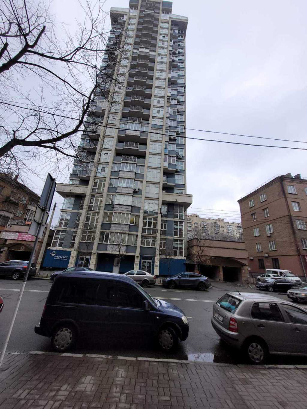 Оренда 3-кімнатної квартири 94 м², Білоруська вул., 3