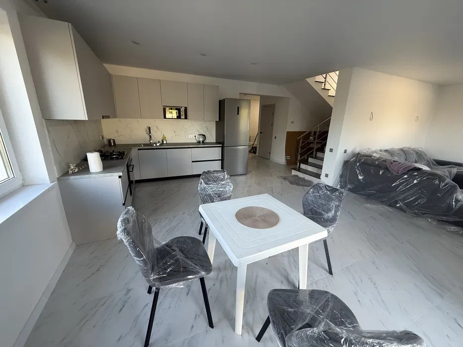 Оренда будинку 160 м², Орхідейна вул.