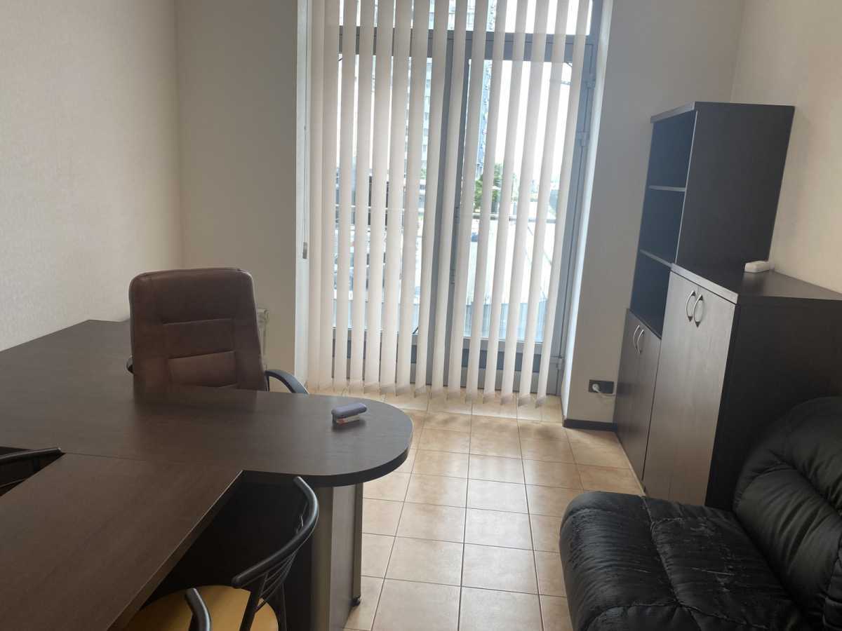 Аренда офиса 21.8 м², Днепровская наб., 14
