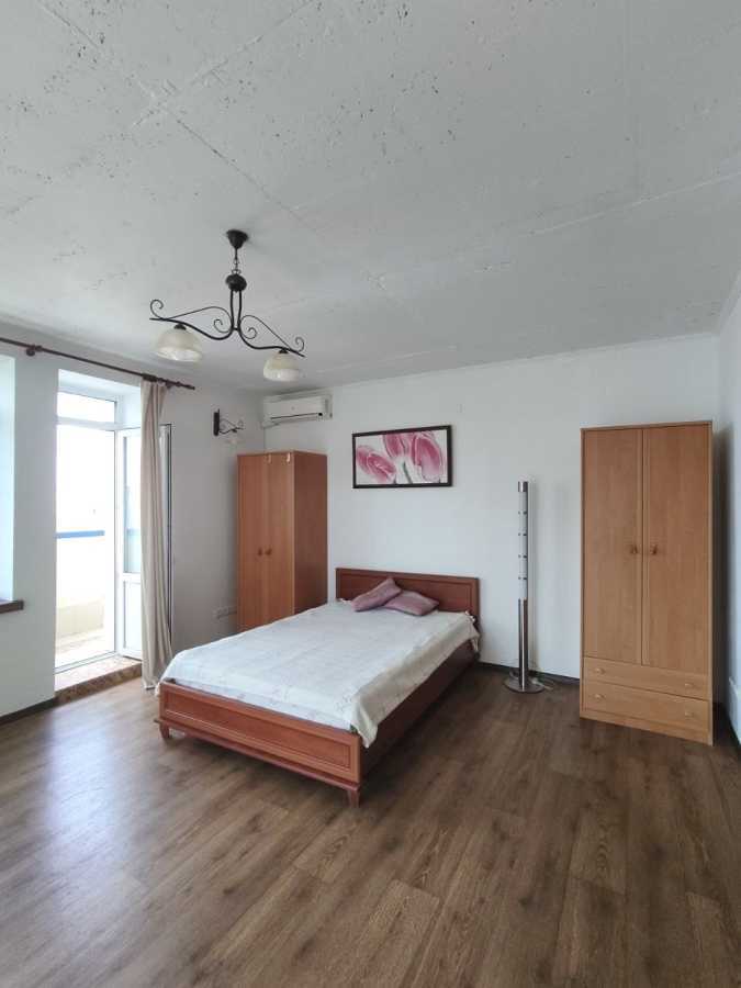 Продажа 1-комнатной квартиры 57 м², Михаила Донца ул., Ломоносова, 54а