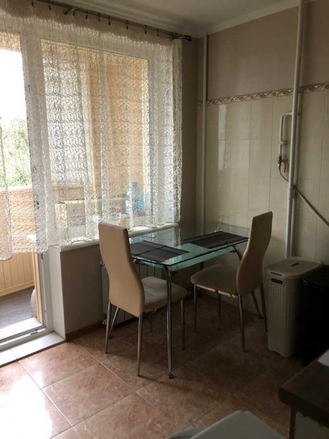 Оренда 1-кімнатної квартири 34 м², Мілютенка вул.