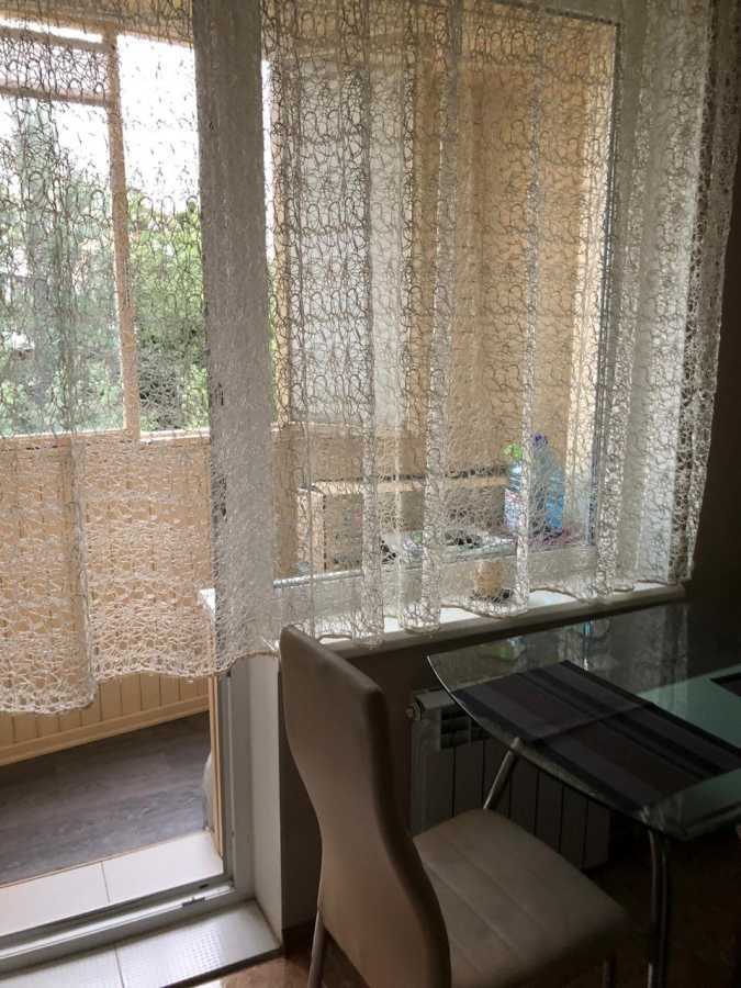 Оренда 1-кімнатної квартири 34 м², Мілютенка вул.