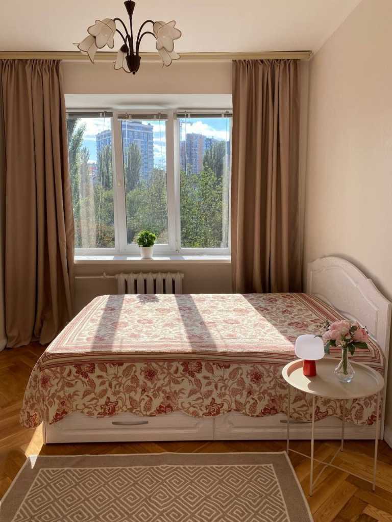 Оренда 3-кімнатної квартири 59 м², Лесі Українки бул., 24