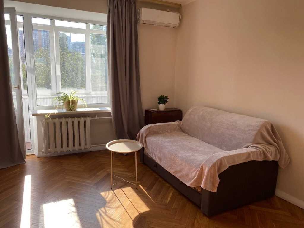 Оренда 3-кімнатної квартири 59 м², Лесі Українки бул., 24