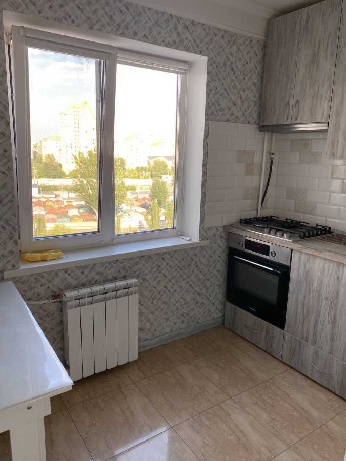 Оренда 2-кімнатної квартири 53 м², Березняківська вул., 12