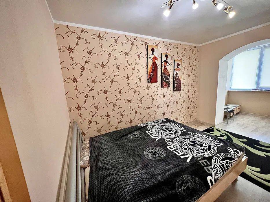 Аренда 3-комнатной квартиры 65 м², Новогодняя ул.