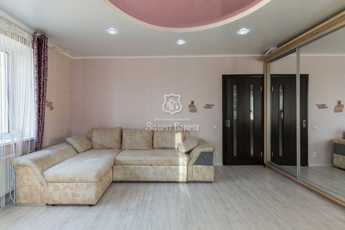 Продажа 2-комнатной квартиры 63 м², Мира ул., 13