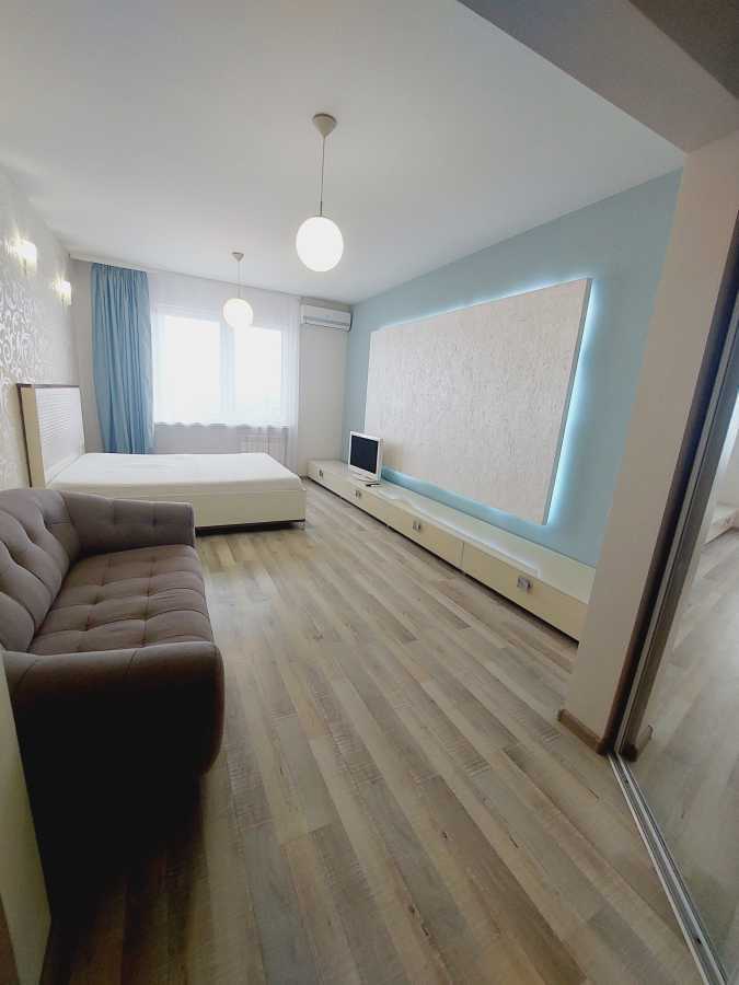 Оренда 1-кімнатної квартири 50 м², Краківська вул., 13В