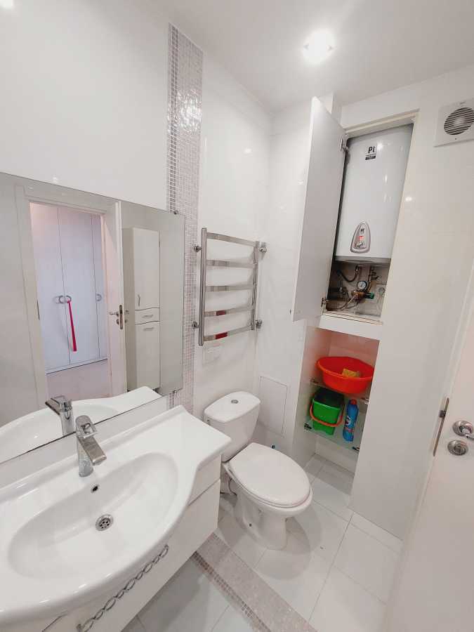 Оренда 1-кімнатної квартири 50 м², Краківська вул., 13В