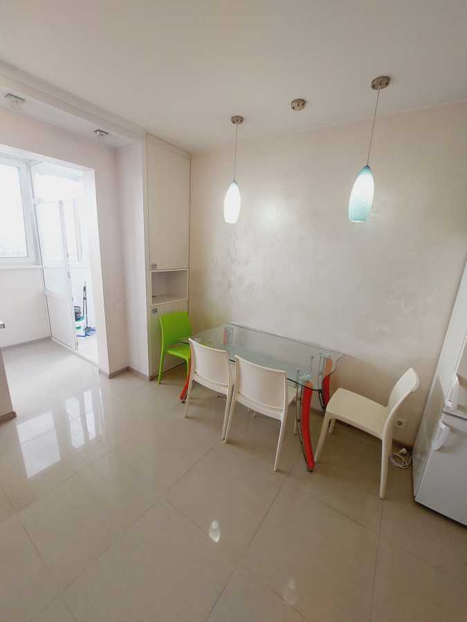 Оренда 1-кімнатної квартири 50 м², Краківська вул., 13В