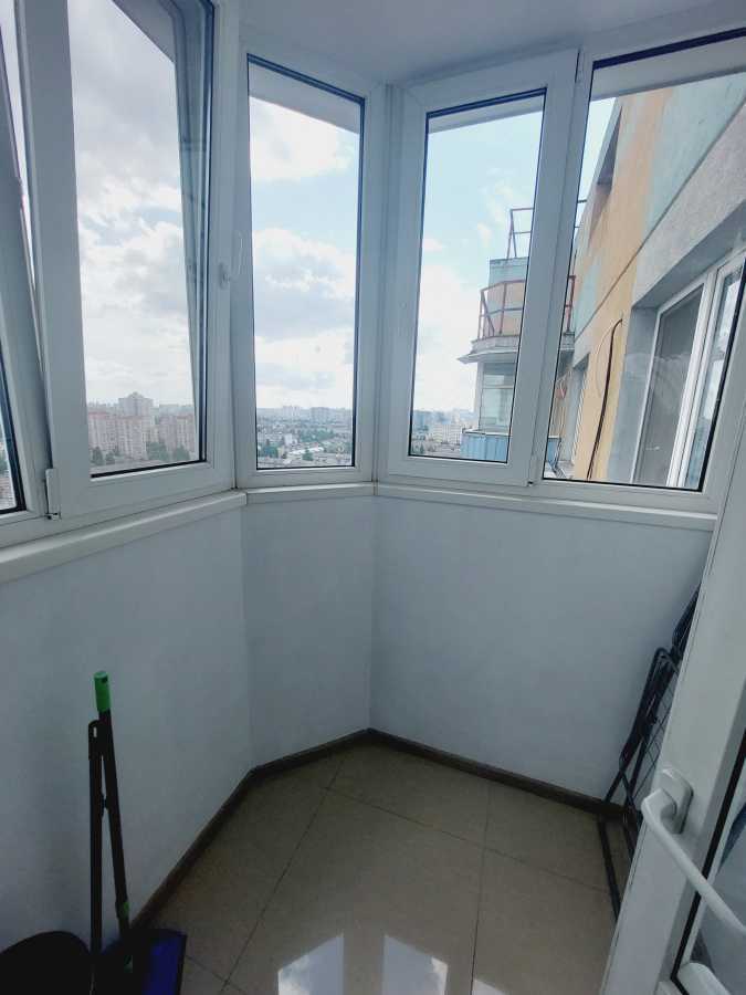 Оренда 1-кімнатної квартири 50 м², Краківська вул., 13В