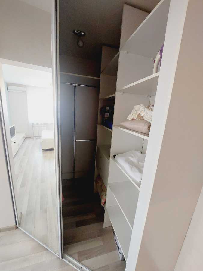 Оренда 1-кімнатної квартири 50 м², Краківська вул., 13В