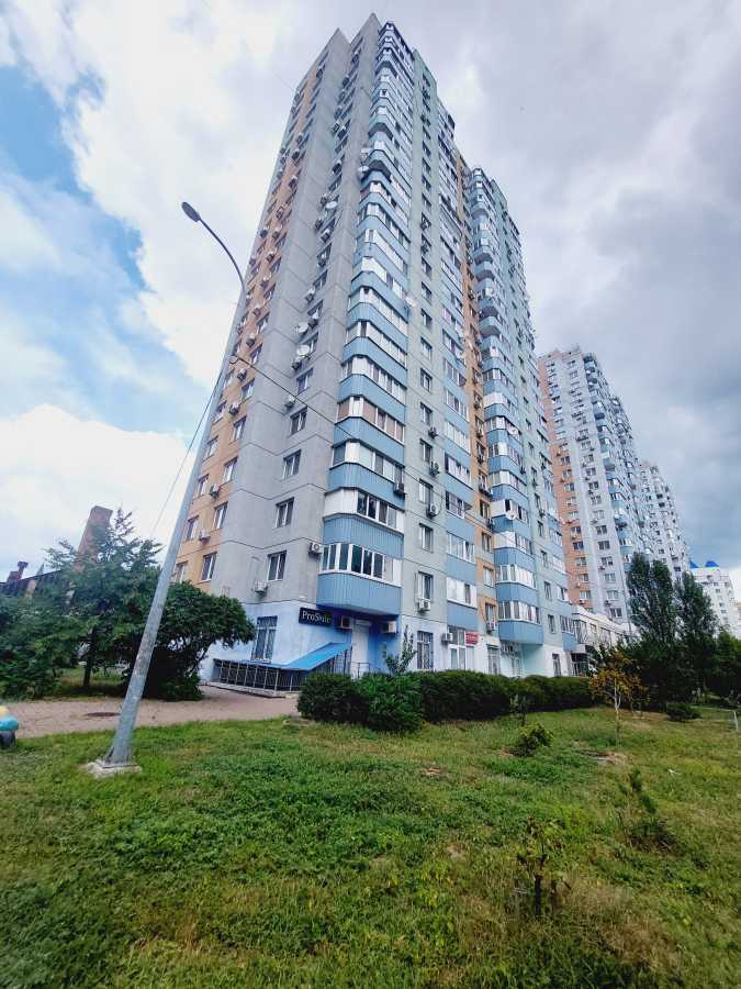 Оренда 1-кімнатної квартири 50 м², Краківська вул., 13В