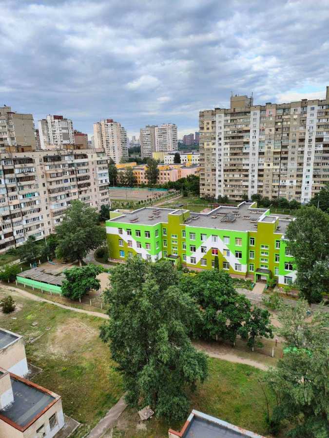 Оренда 2-кімнатної квартири 55 м², Лариси Руденко вул., 13