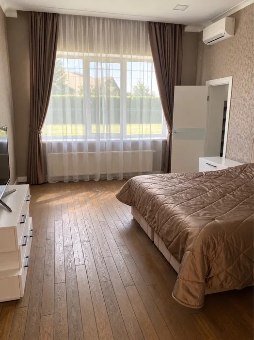 Оренда будинку 455 м², 7-а Абрикосова вул.