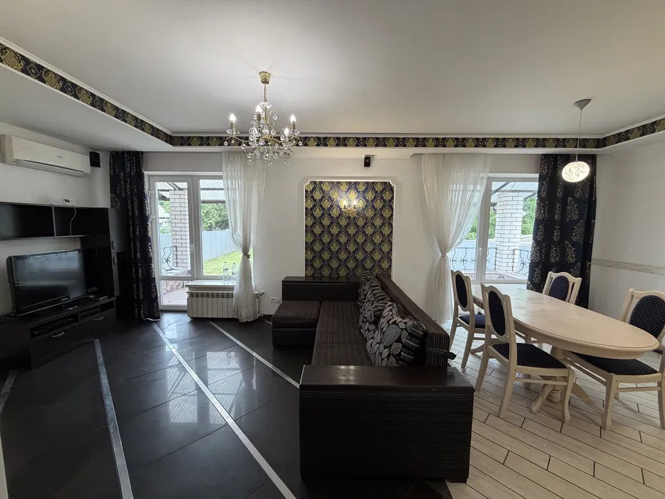 Оренда будинку 161 м², Героїв України вул.