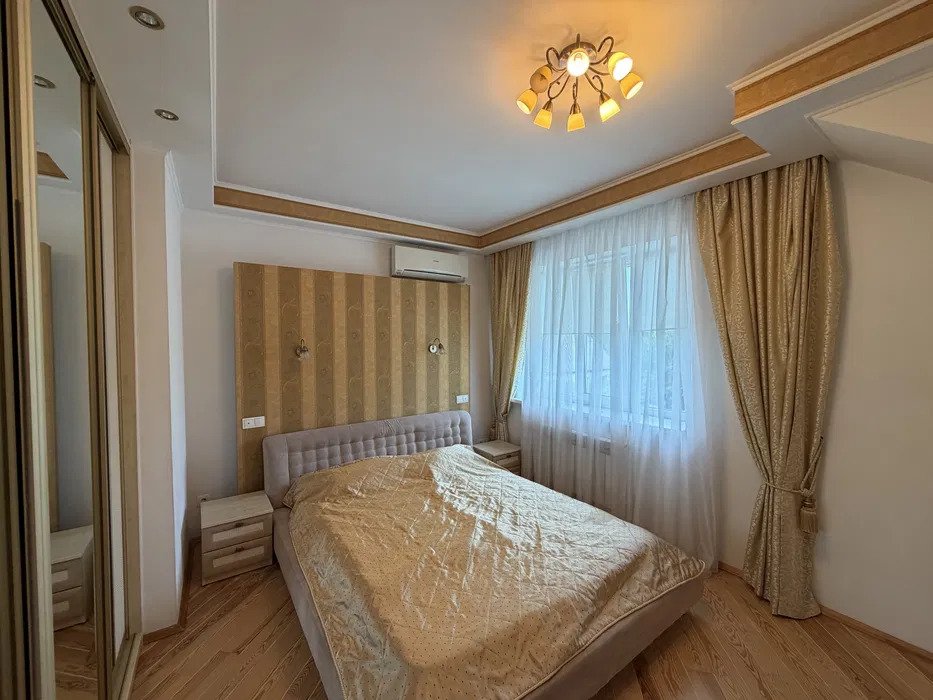 Оренда будинку 161 м², Героїв України вул.