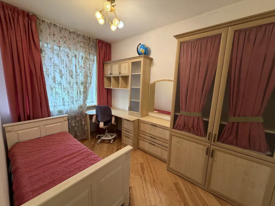 Оренда будинку 161 м², Героїв України вул.