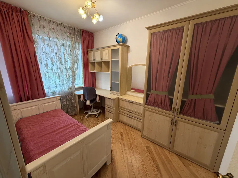 Оренда будинку 161 м², Героїв України вул.
