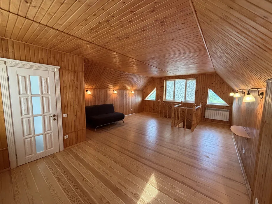 Оренда будинку 161 м², Героїв України вул.