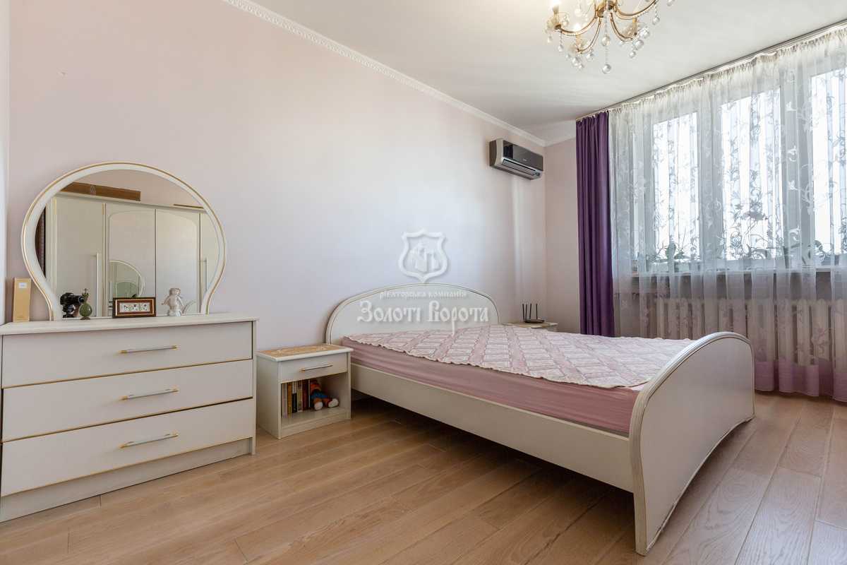 Продажа 4-комнатной квартиры 142 м², Срибнокильская ул., 1