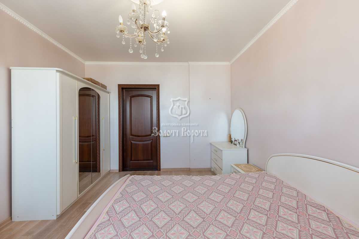 Продажа 4-комнатной квартиры 142 м², Срибнокильская ул., 1