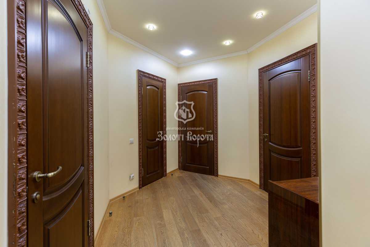 Продажа 4-комнатной квартиры 142 м², Срибнокильская ул., 1