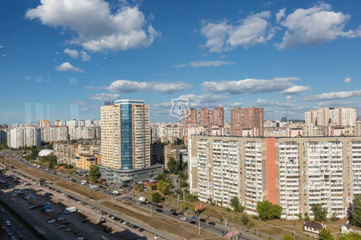 Продажа 4-комнатной квартиры 142 м², Срибнокильская ул., 1