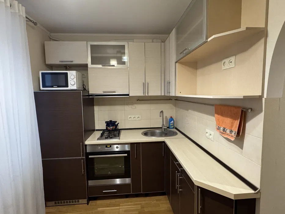 1-комнатная квартира посуточно 33 м², Шатиловская ул., 3