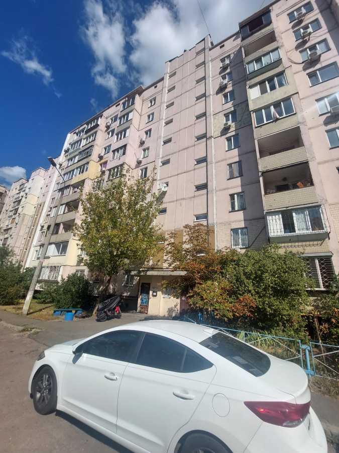 Оренда 1-кімнатної квартири 40 м², Лариси Руденко вул., 8