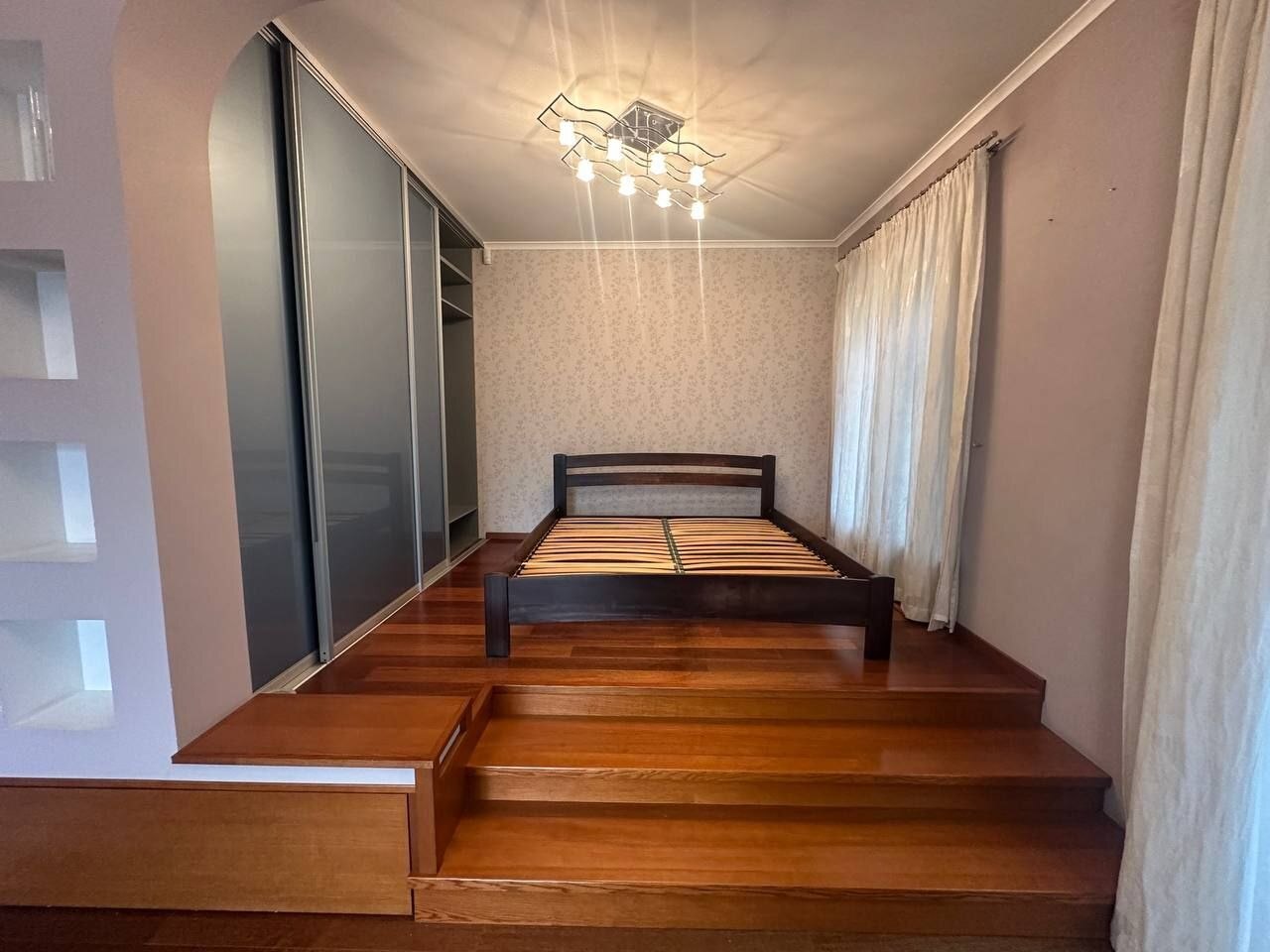 Аренда дома 500 м², Симона Петлюры ул.