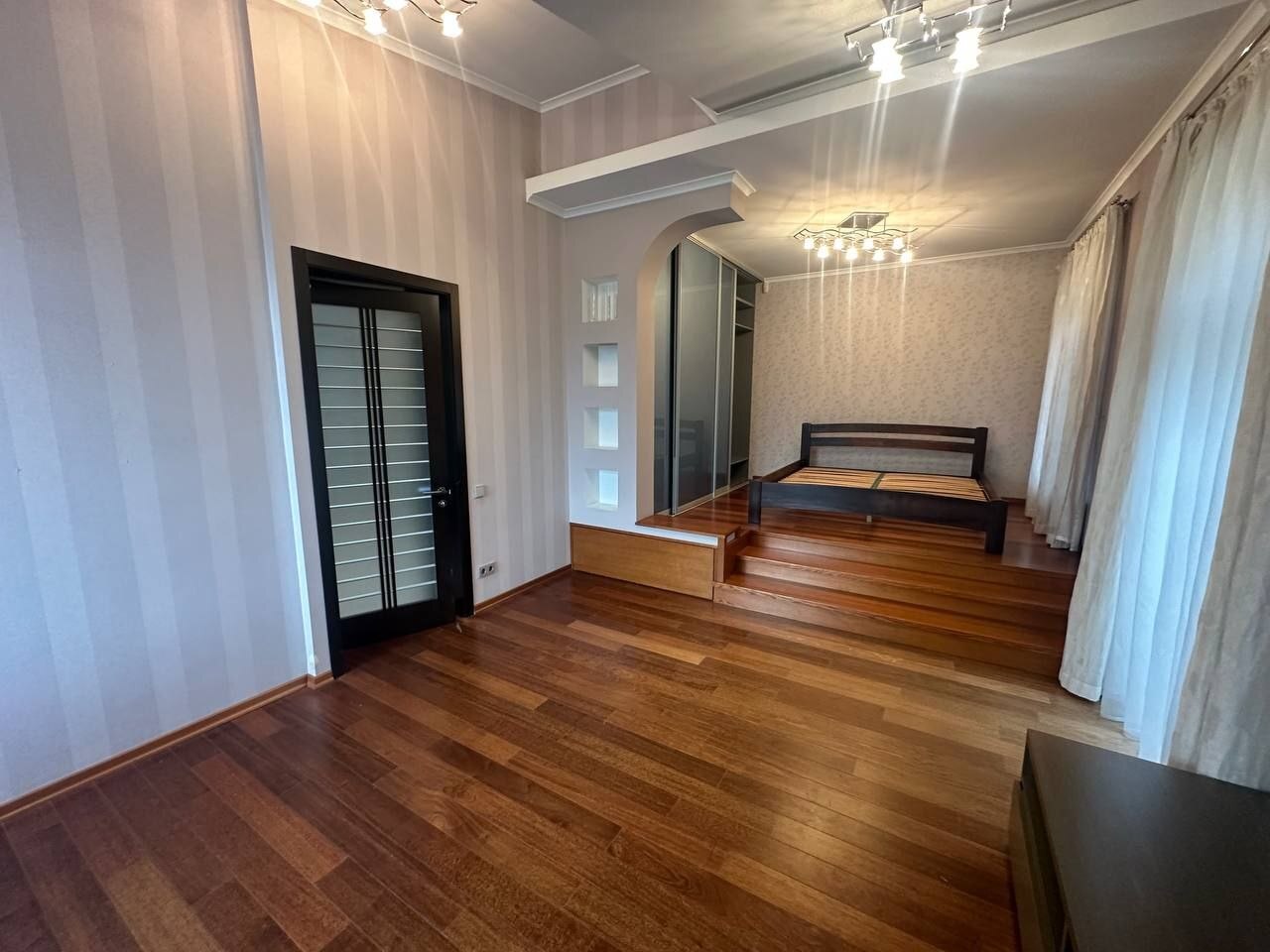 Аренда дома 500 м², Симона Петлюры ул.