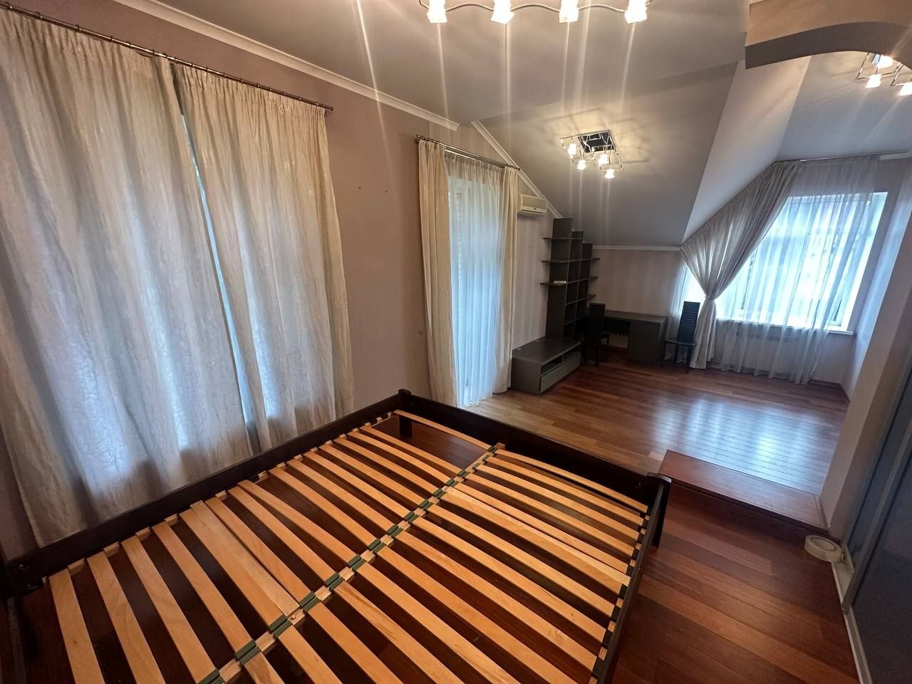 Аренда дома 500 м², Симона Петлюры ул.