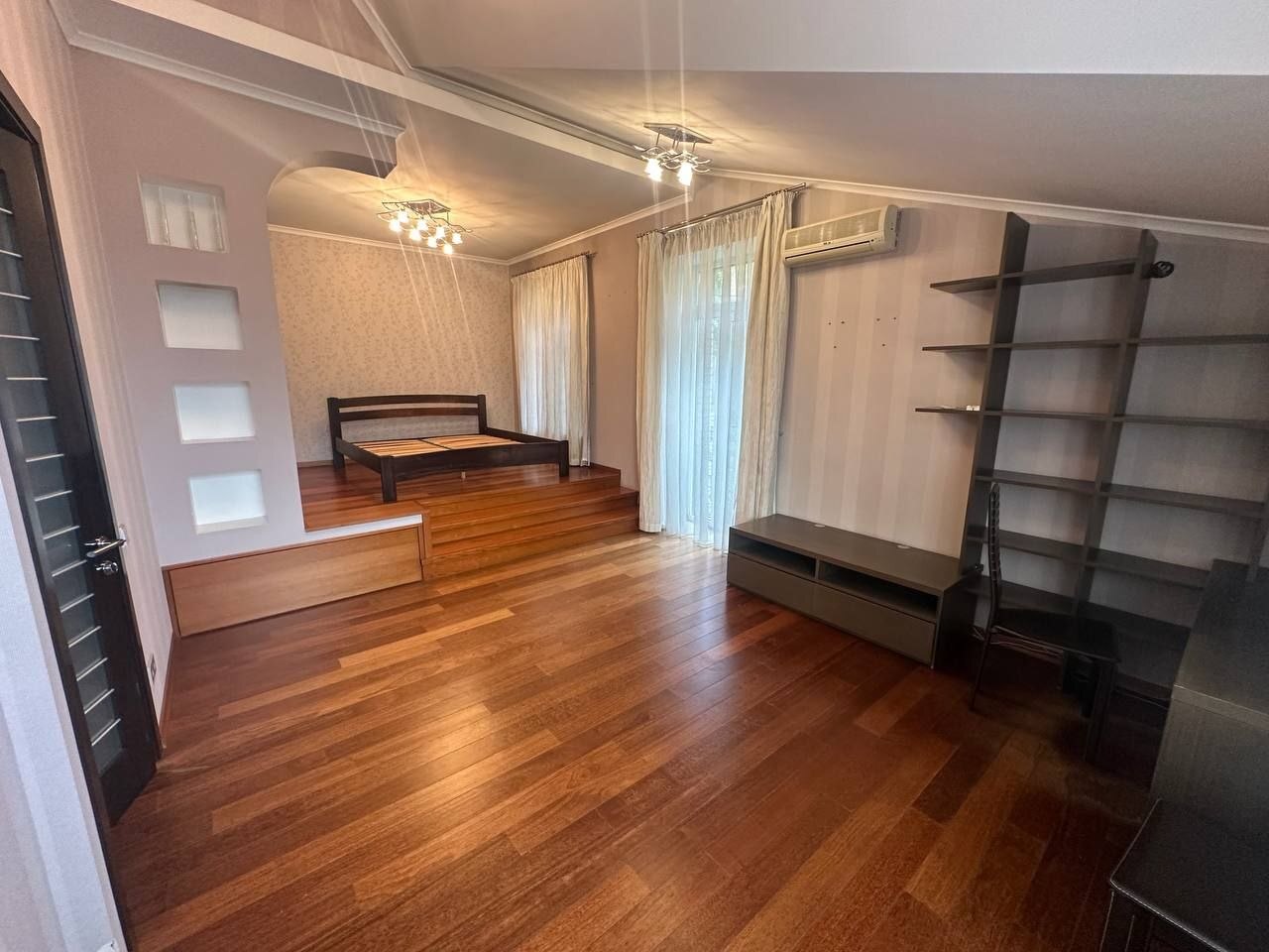 Аренда дома 500 м², Симона Петлюры ул.