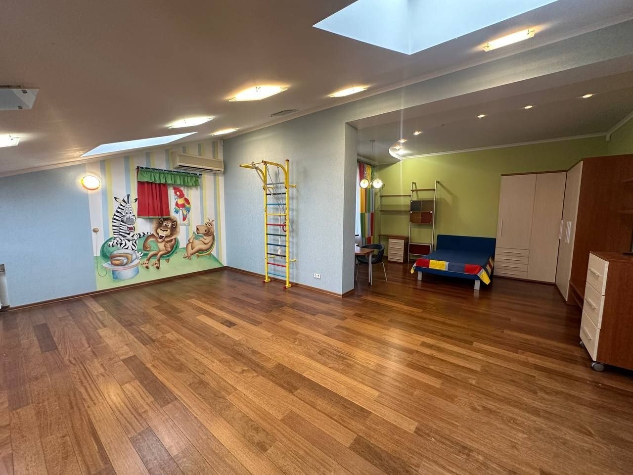Аренда дома 500 м², Симона Петлюры ул.
