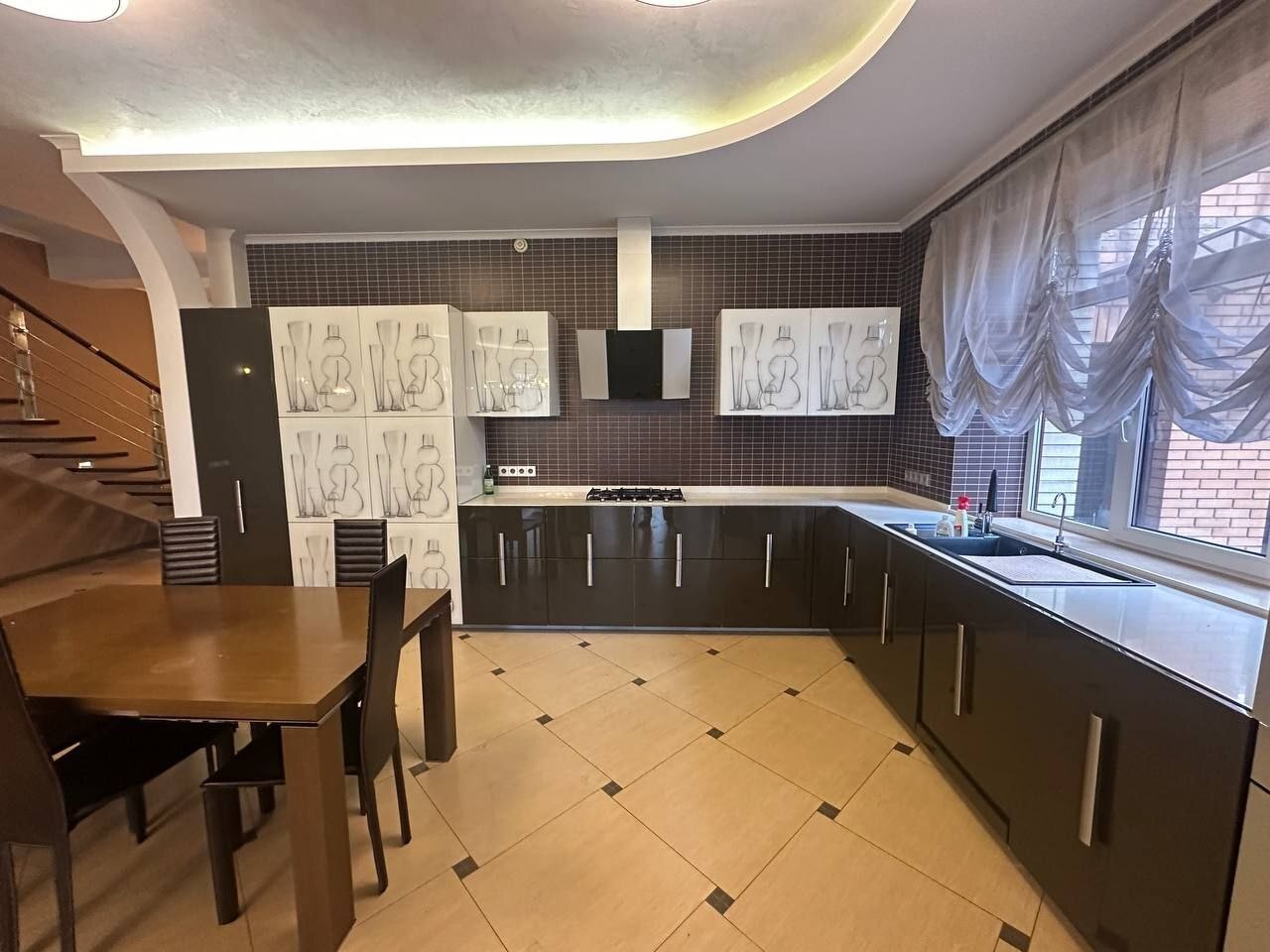 Аренда дома 500 м², Симона Петлюры ул.