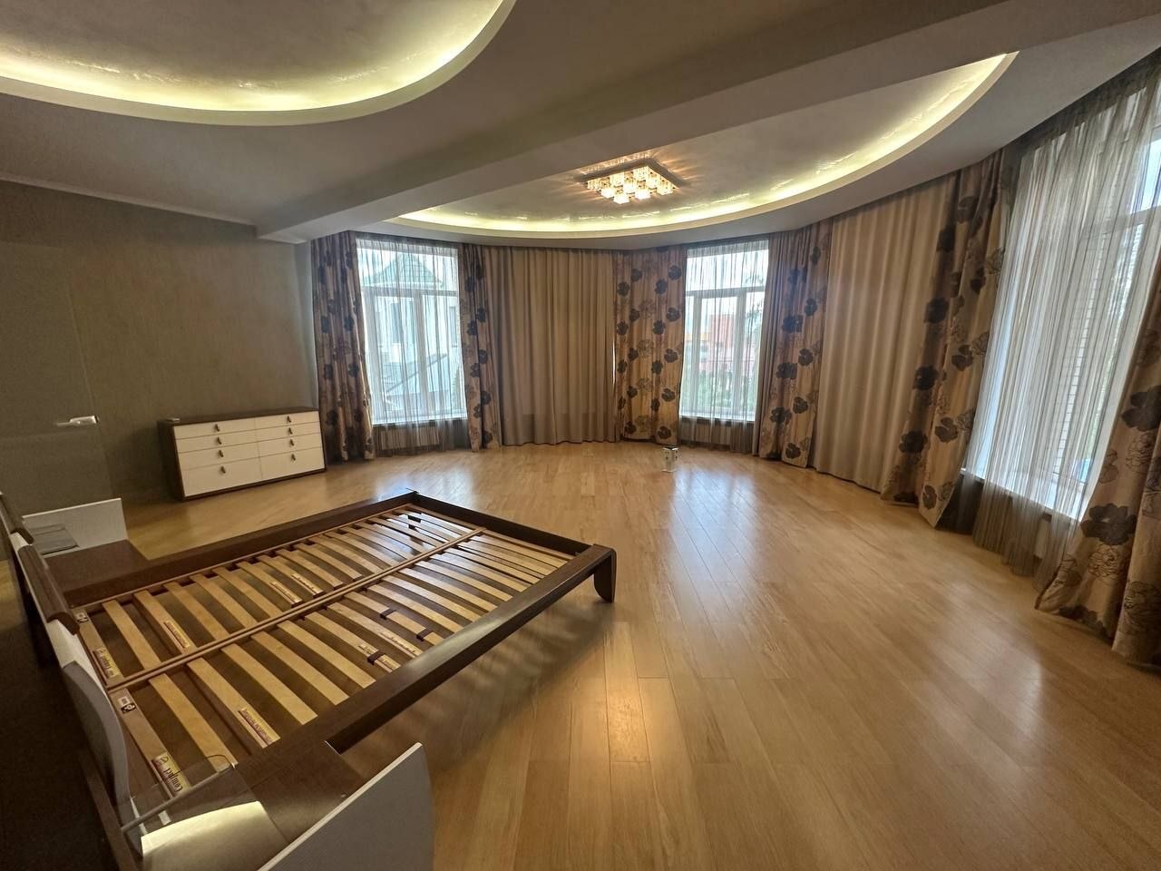Аренда дома 500 м², Симона Петлюры ул.