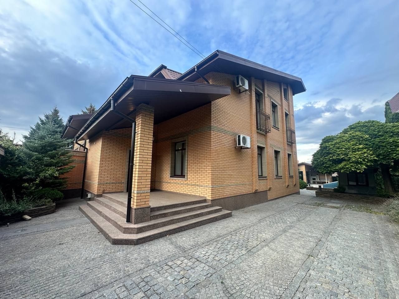 Аренда дома 500 м², Симона Петлюры ул.