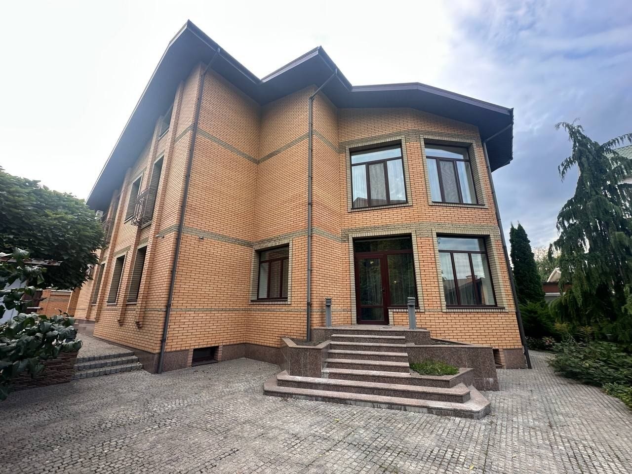 Аренда дома 500 м², Симона Петлюры ул.