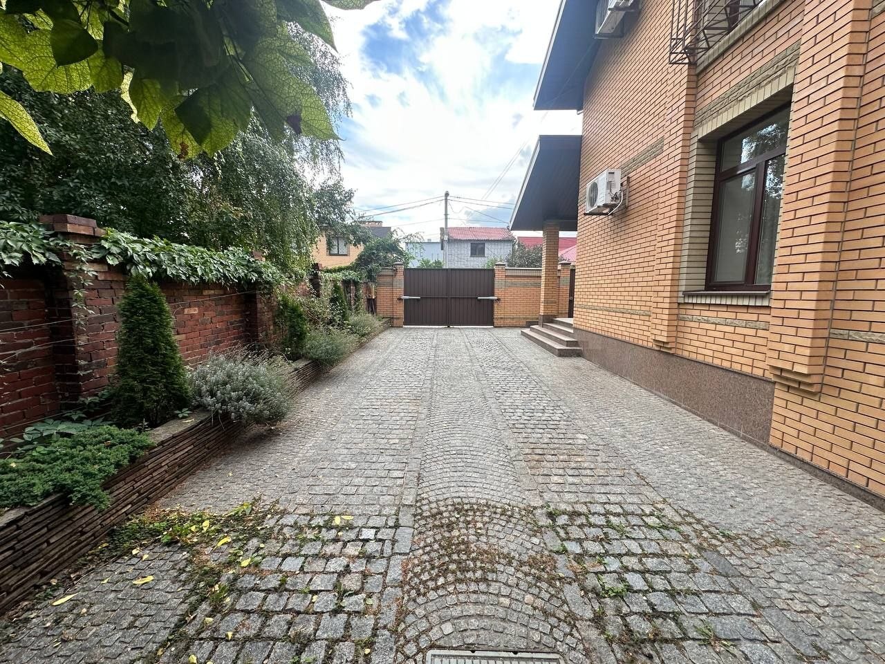 Аренда дома 500 м², Симона Петлюры ул.