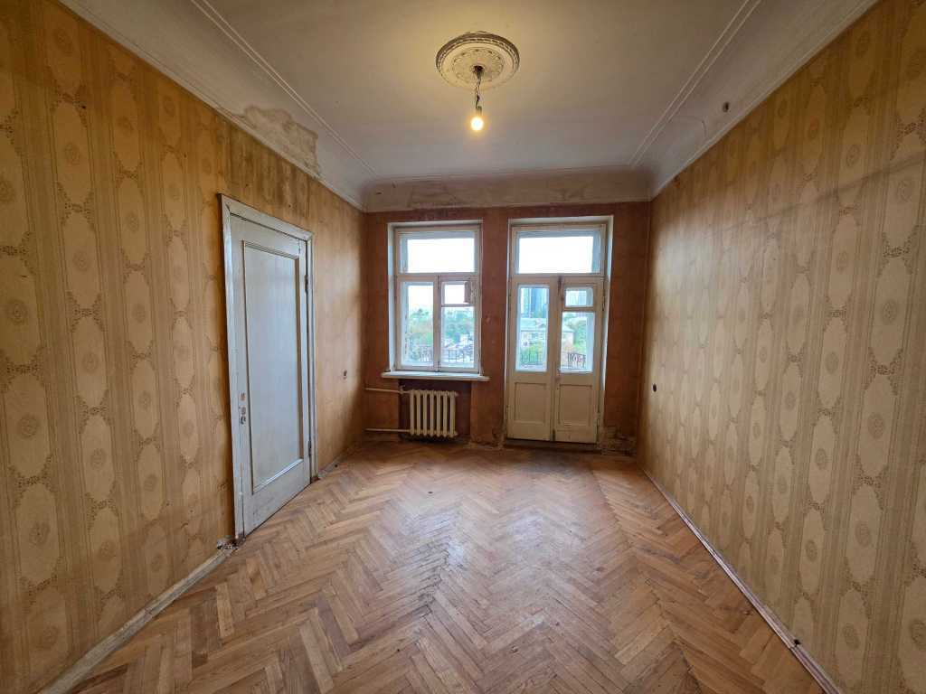 Продажа 2-комнатной квартиры 56.2 м², Деревлянская ул., 12/42