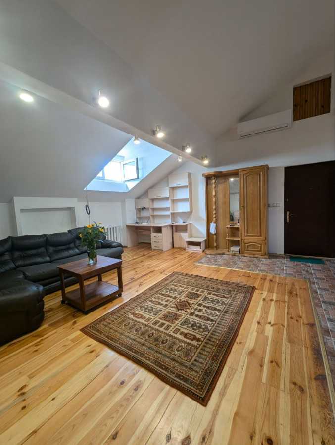 Аренда 1-комнатной квартиры 68 м², Кирилловская ул., 24