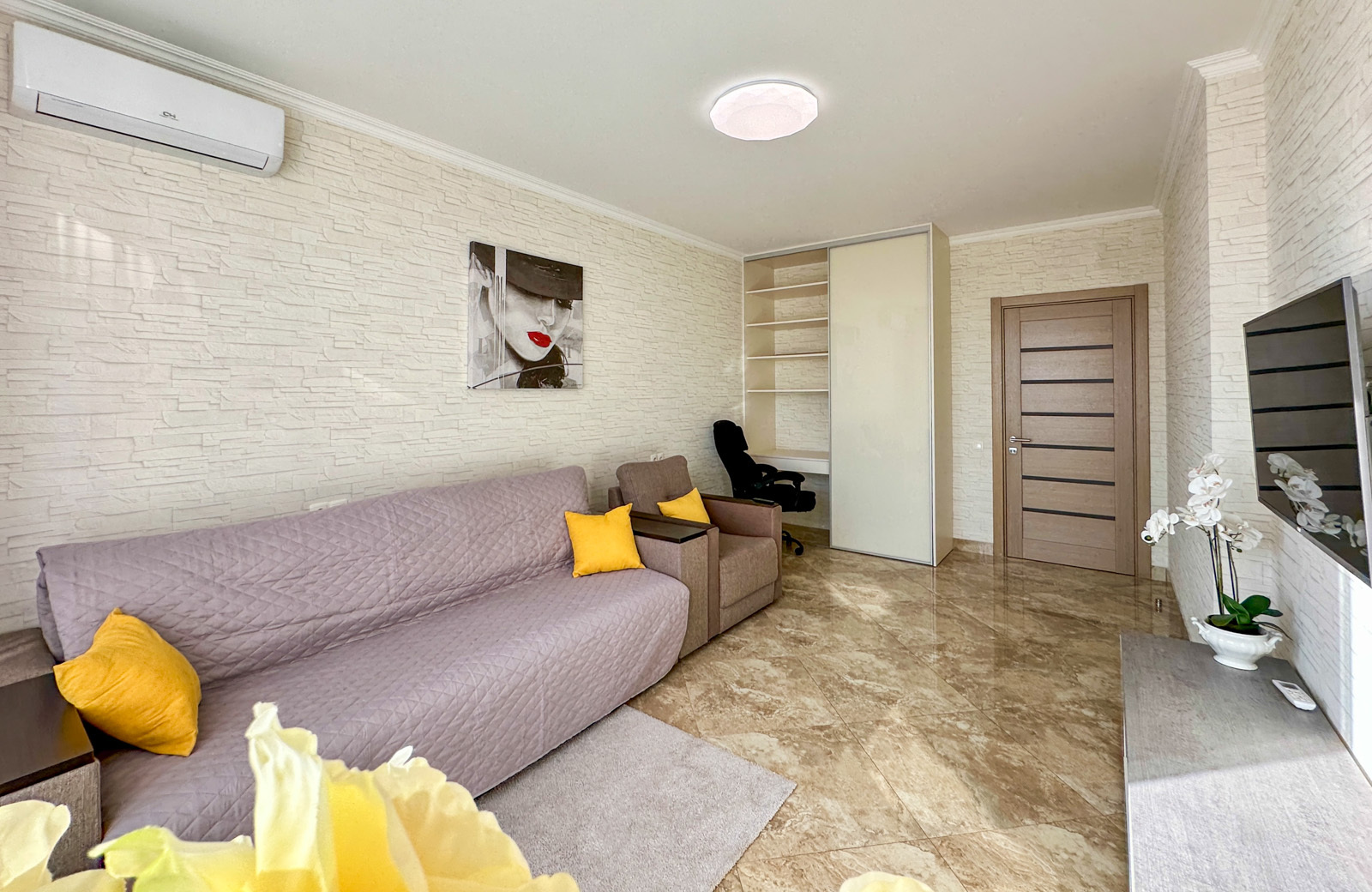 Продаж 1-кімнатної квартири 46 м², Солом'янська вул., 20В