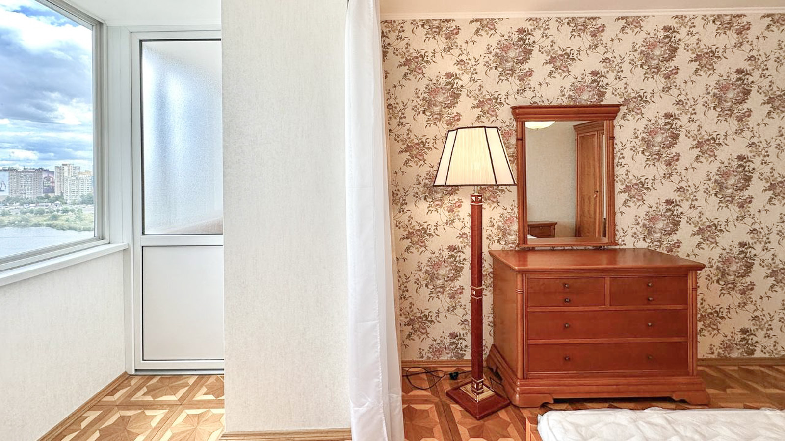 Продажа 3-комнатной квартиры 97 м², Драгоманова ул., 31В