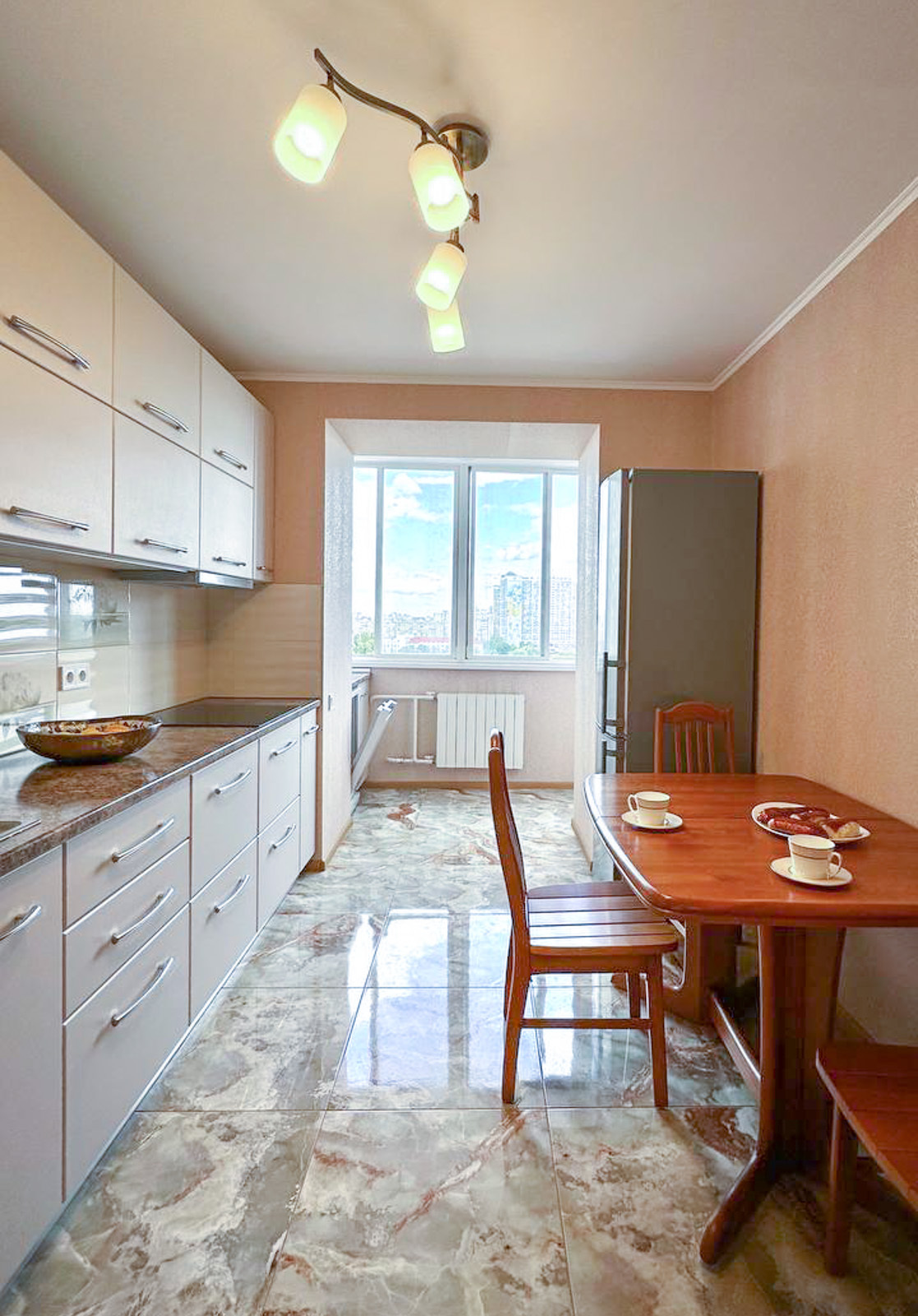 Продажа 3-комнатной квартиры 97 м², Драгоманова ул., 31В
