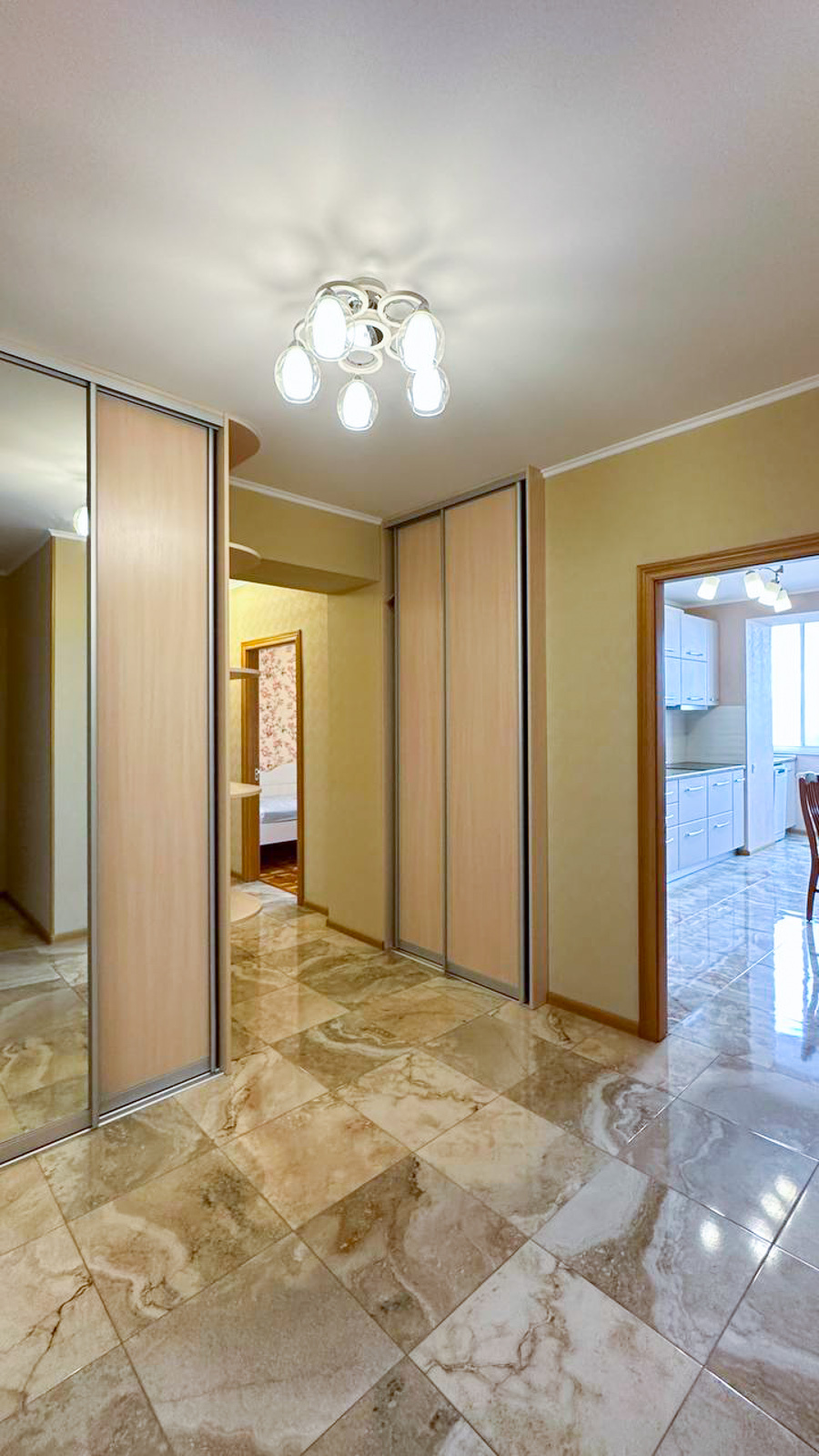 Продажа 3-комнатной квартиры 97 м², Драгоманова ул., 31В